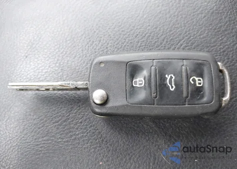 2010 Volkswagen Tiguan S из США, поврежденный, VIN WVGAV7AX0AW002528